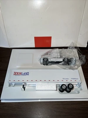 Winross Die Cast Dixieland Express Decatur Alabama Freightliner w/ Van 1998 VGC - Image 1 of 4