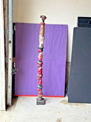 VINTAGE 45" Yoruba Ogo Shango Staff – Stacked Figures & Sacred Pigment on Stand - Image 1 of 4