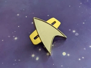 Star Trek Voyager DS9 TNG Movies Communicator Pins Badge Metal Prop - Picture 1 of 9