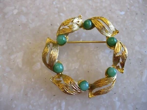 Pretty Gold Tone Circle Pin Brooch w/ Jade Glass Cabs / FREE SHIPPING - Picture 1 of 5
