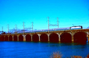 ORIGINAL KODACHROME SLIDE AMTRAK AEM-7 #922 MARCH 1997 - Picture 1 of 1