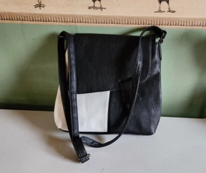 Alberto Purse - Picture 1 of 5