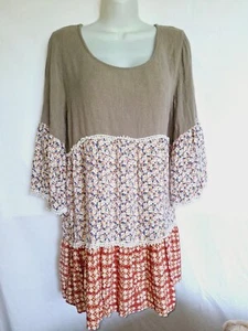 Umgee Gr. 1XL Damen braun Blumen Spitze Boho Hippie Stufen Mini Cottagecore Kleid - Bild 1 von 4