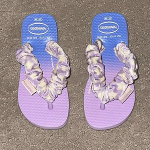 Havaianas purple fluffy little girl size 11/12 US  Flip Flops velvety top - Picture 1 of 4