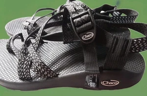 CHACO- Womens SZ 11--ZX2 Classic Boost Black TOE STRAP Sandals Beach Hiking - Picture 1 of 13