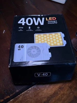 Luz de video LED U40, 40W Prtbl luz LED para cámara, CRI 98+ 2500K~9000K 8000 lúmenes Foto 1 de 2