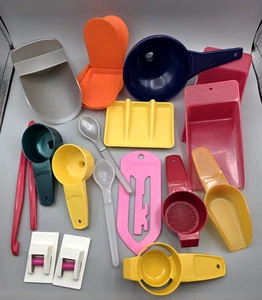 Tupperware Party Favors Kitchen Gadgets Mixed Lot 19 - Picture 1 of 3