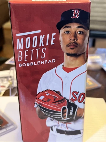 2017 Mookie Betts Gold Glove & Silver Slugger SGA Bobblehead RED SOX 🔥 Cover