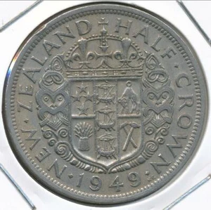 New Zealand 1949 1/2 Crown George VI - almost Very Fine - Imagen 1 de 3