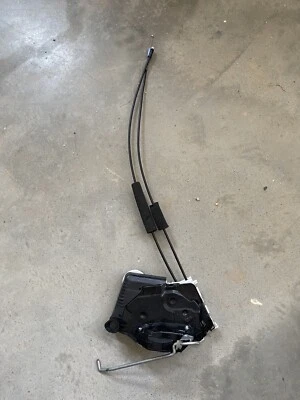 SUBARU OUTBACK LEGACY 2015-2018 CERRADURA PUERTA DELANTERA DERECHA USADA OEM Foto 1 de 4