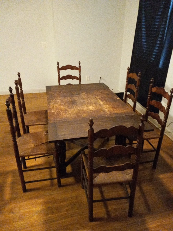 mesa de comedor y sillas antiguas Foto 1 de 1