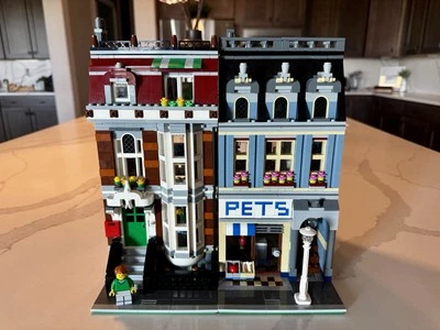 LEGO® Creator Expert: Pet Shop (10218) con manuales y caja - propiedad de coleccionista por favor leer Foto 1 de 4