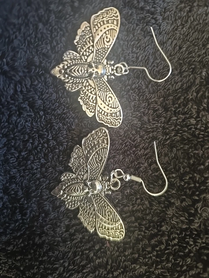 Ohrringe Motte Schädel Tod Ohrhänger Halloween Amulet Glücksbringer Geschenkidee - Bild 1 von 1