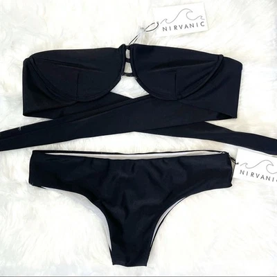 Conjunto de natación Nirvanic Moana Bandeau Top & Lulu Bottom en negro para mujer PEQUEÑO $162 Foto 1 de 4