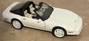 1988 FRANKLIN MINT  White Corvette Coupe 35th Anniversary Edition - Picture 1 of 10