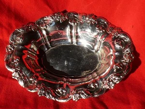 Vintage 7" X 5" OVAL CANDY or CONDIMENT BOWL By KENT SILVERSMITHS Silver Plated - Picture 1 of 7