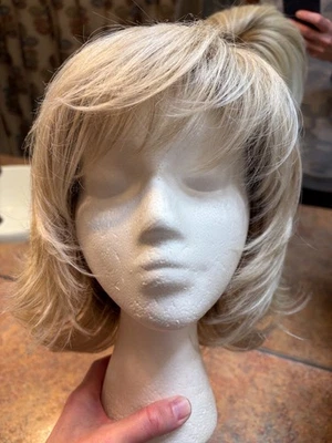 Peluca Naomi de Jon Renau en Palm Springs Rubia Foto 1 de 4