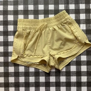 O’Neil Board Shorts Yellow Girls Sz 8 - Picture 1 of 6