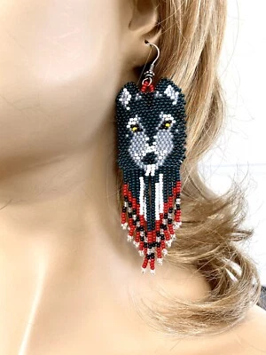 NATIVE STYLE GREEN RED BEADED WOLF HANDMADE ETHNIC FASHION HOOK EARRINGS E14012 - Image 1 of 2