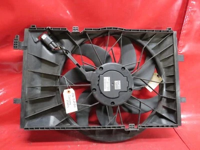 Mercedes-Benz C280 2006 3,0 L V6 ventilador de refrigeración Foto 1 de 4