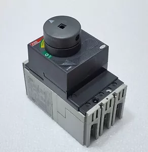 ABB SACE TMAX T1N 100 40A CIRCUIT BREAKER TMF 3-POLE | 1SDA061803R1 - Picture 1 of 11