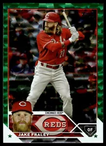 2023 Topps Series 2 GREEN /499 Jake Fraley Cincinnati Reds #657 R111 - Picture 1 of 2