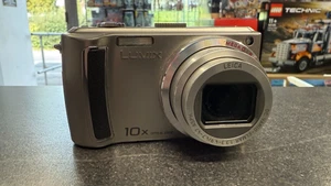 PANASONIC LUMIX DMC-TZ5 - SILVER - DIGITAL CAMERA - MINT WORKING CONDITION - Picture 1 of 5