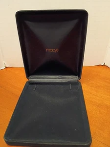 Vintage Macy’s schwarz Samt Schmuck Halskette Box 6" x 7" - LEERE BOX - Bild 1 von 7