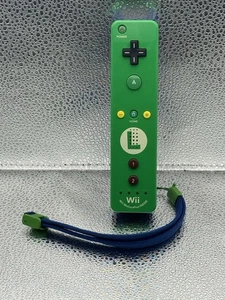 Luigi Nintendo Wii Motion Plus Remote Controller OEM Luigi Green RVL-036 TESTED - Picture 1 of 4