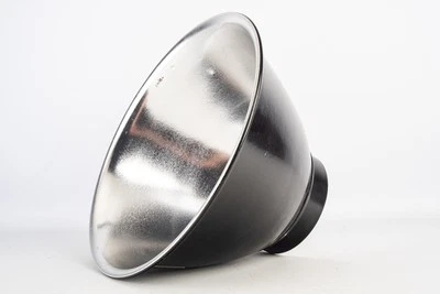 Speedotron 11.5 Inch NON Grid Reflector for Black Line Flash Heads V10 - Image 1 of 4