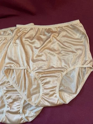 Calcinha de náilon brilhante vintage Underscore tamanho 6 nos - Imagem 1 de 2