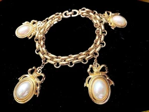 Vintage Christian Dior Schleife Bettelarmband CD Gold Perle Chunky 7,5 Damen Frauen - Bild 1 von 6