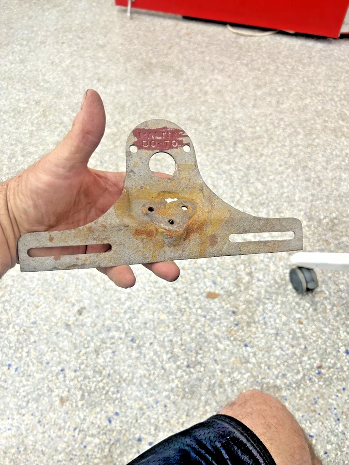 Plymouth PT50 1937 camioneta montaje de matrícula trasera Kalite Do-To Foto 1 de 4