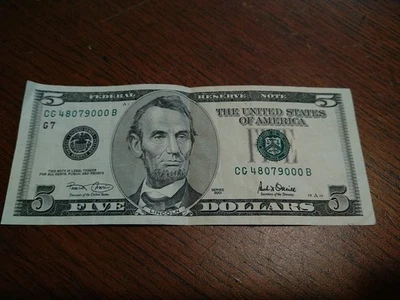 5 dollar bill CG 48079000 B. Uncirculated Since At Least 2003 - Image 1 of 2