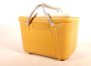 VTG POLORON ALPINE CHEST YELLOW ICE CHEST ALUMINUM HANDLES - Picture 1 of 9