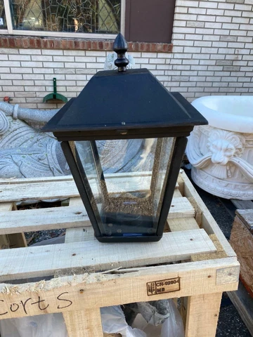 NICE IRON VICTORIAN STYLE STREET LIGHT TOPS Cover