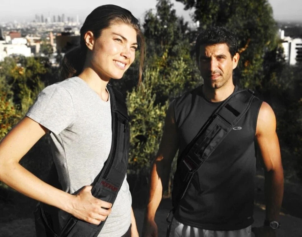 RUNNUR Purple Sling Pocket  Hands-Free Cross-Body Multi-Pocket Reflector NWT - Image 1 of 4