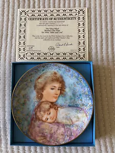 Edna Hibel 1984 Mother’s Day Plate Abby & Lisa COA #6541 G - Free Shipping - Picture 1 of 2