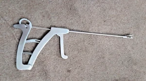 Instrumento quirúrgico de artoscopia recto de 16 mm con sutura de rodilla de escorpión - Imagen 1 de 3