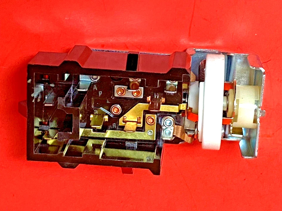 Headlight Switch DS-613 for Ford Thunderbird	Mercury	Cougar 1989/1993 - Image 1 of 4