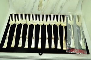 Lot of twelve 925 Sterling Silver salad forks -Reed & Barton Classic Rose - Picture 1 of 4