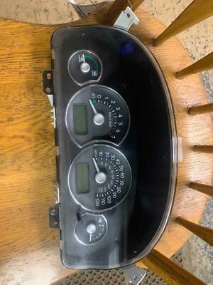 Velocímetro OEM DASH CLUSTER MERCURY MARINER HYBRID 2006 2007 06 07 Foto 1 de 4