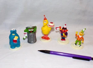 VTG Lot 5 Jim Henson Wilton Sesame Street Cake Topper Miniature Dollhouse Toy - Picture 1 of 5