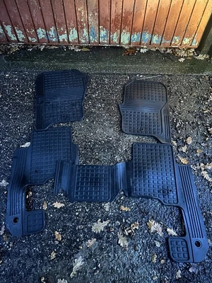 Genuine Land Rover Discovery 3 4  Rubber Mat Set Mats 2007-2016 - Image 1 of 4