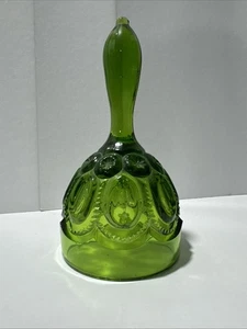 Campana vintage LE Smith luna e stelle in vetro verde alta 6" - Foto 1 di 6