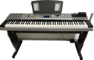 Pianoforte digitale Yamaha DGX 520