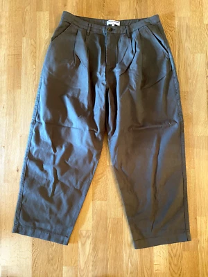 American Apparel Women 32 x 27 Twill Pleated Pant LIEUTENANT Khaki Green Cotton - Image 1 of 4