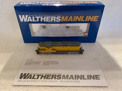 Walthers Mainline #910-10477 HO Scale Union Pacific EMD GP9 Locomotive #255 DC - Image 1 of 4