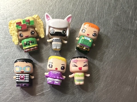 My Mini MixieQ’s Pack of 6 Lot Figures Cute Small Used Cover