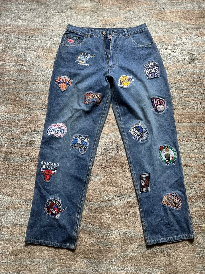 Pantalones de mezclilla holgados vintage con parche de todos los equipos de la NBA años 90 2000 Streetwear Foto 1 de 3